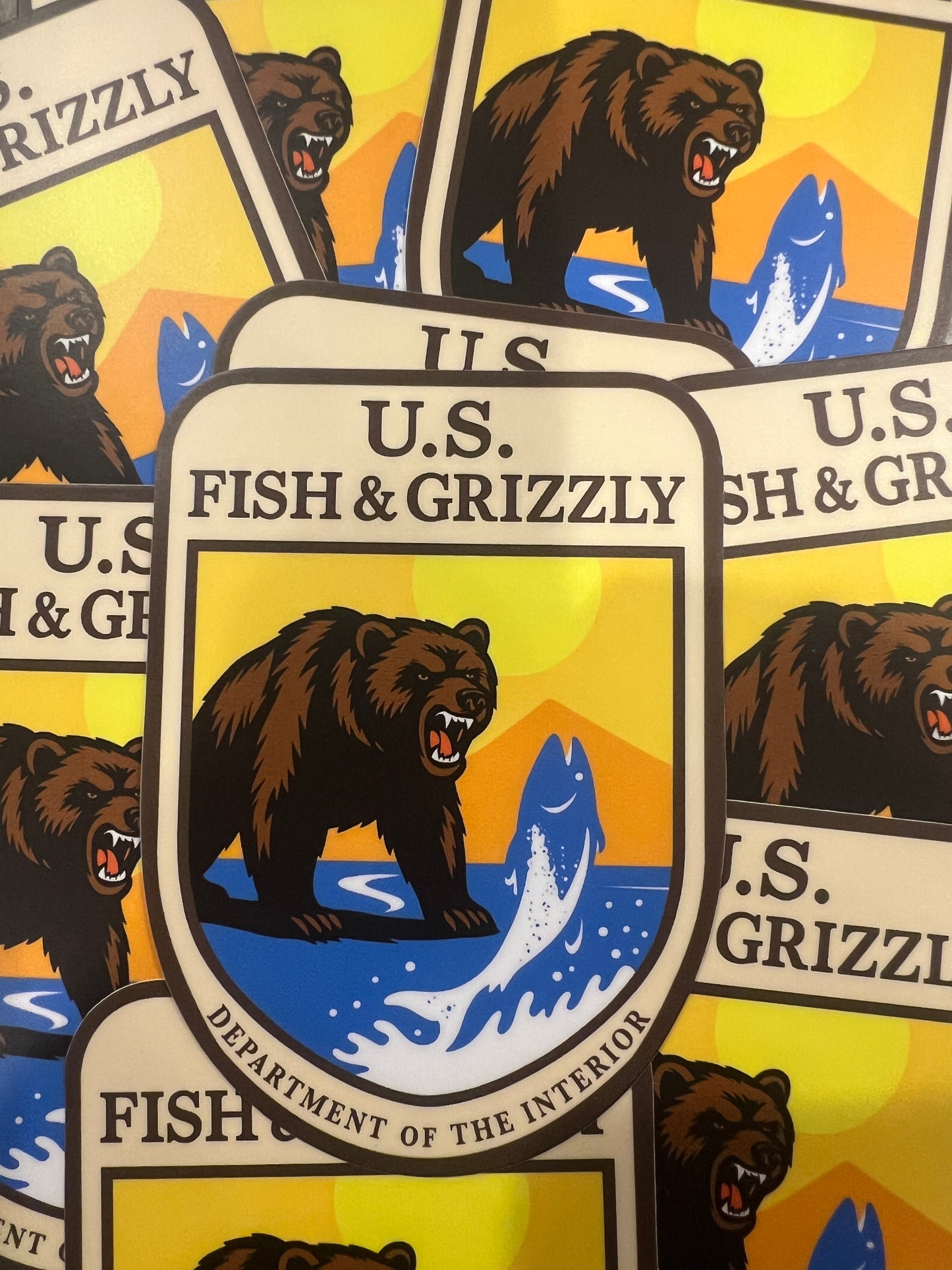 I.S FISH & GRIZZLY sticker